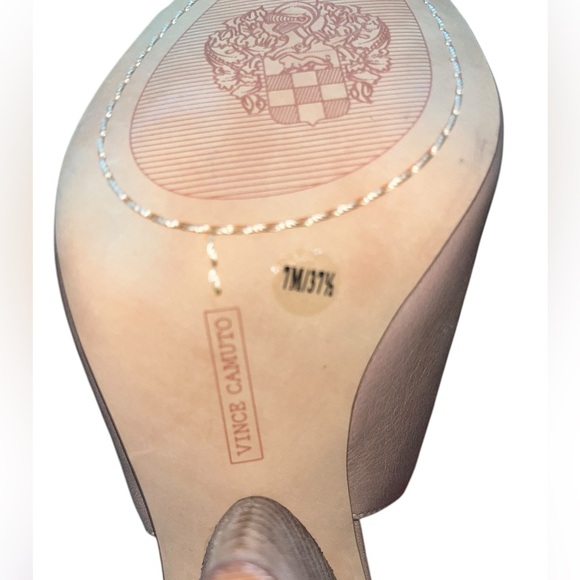 Vince Camuto ADAREN Peep Toe Size 7 M - Picture 6 of 6